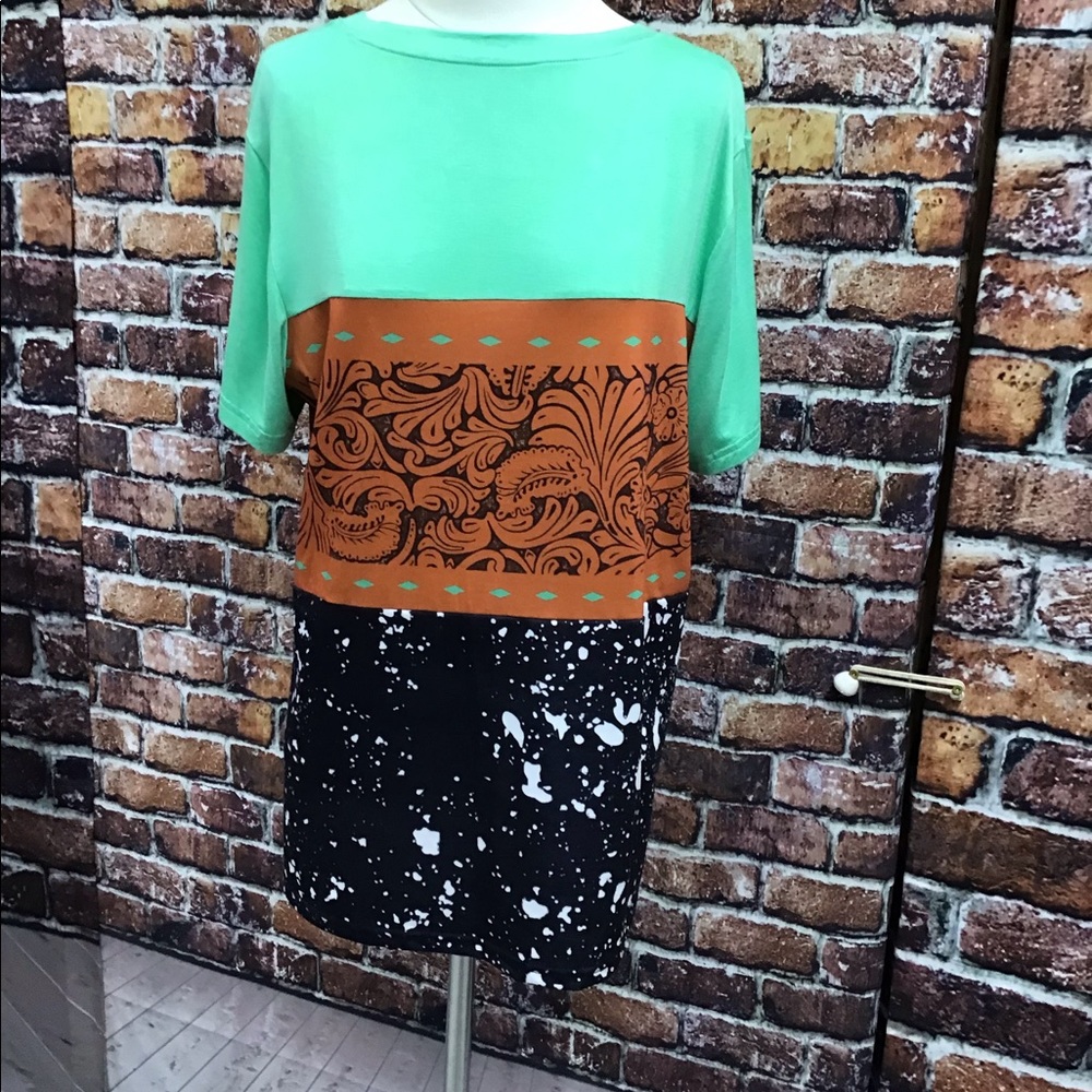 Plus contrast t-shirt